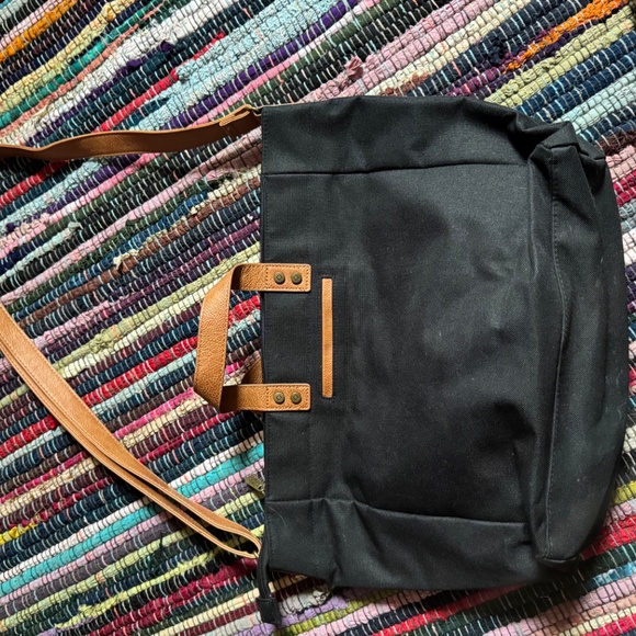 31 Step Up Tote - Picture 2 of 3